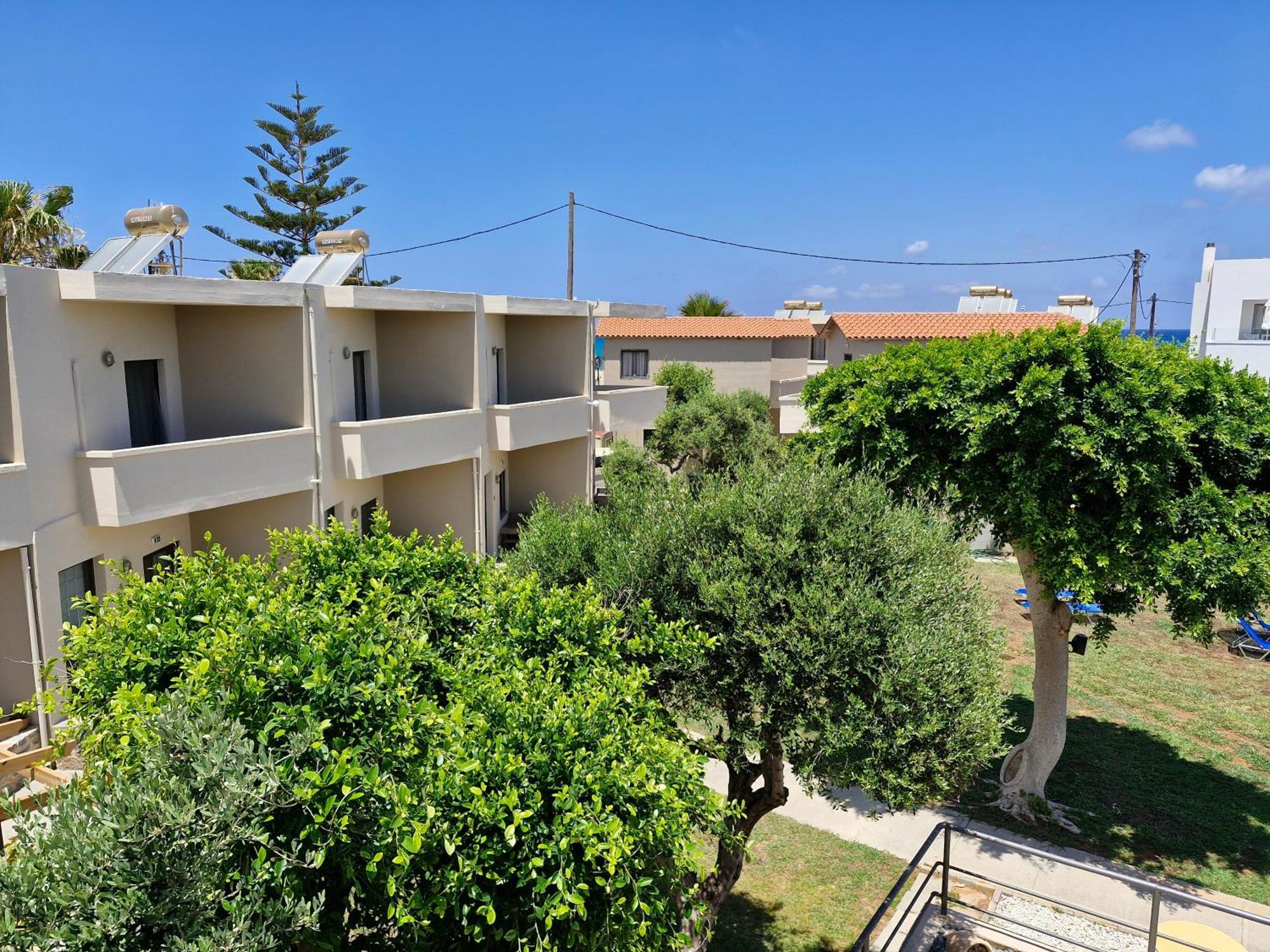 Goúrnes Creteco Hotel & Suites מראה חיצוני תמונה