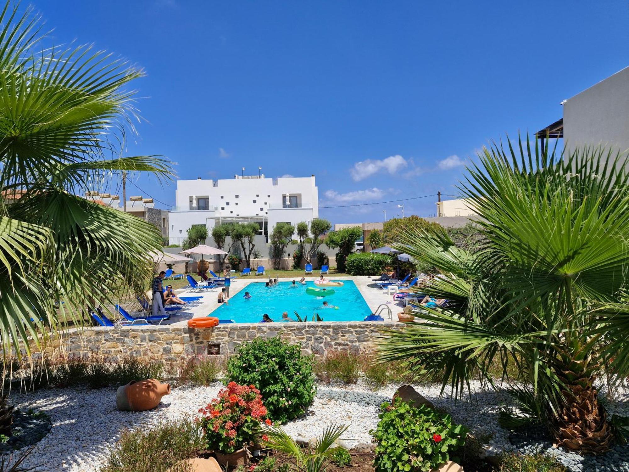 Goúrnes Creteco Hotel & Suites מראה חיצוני תמונה