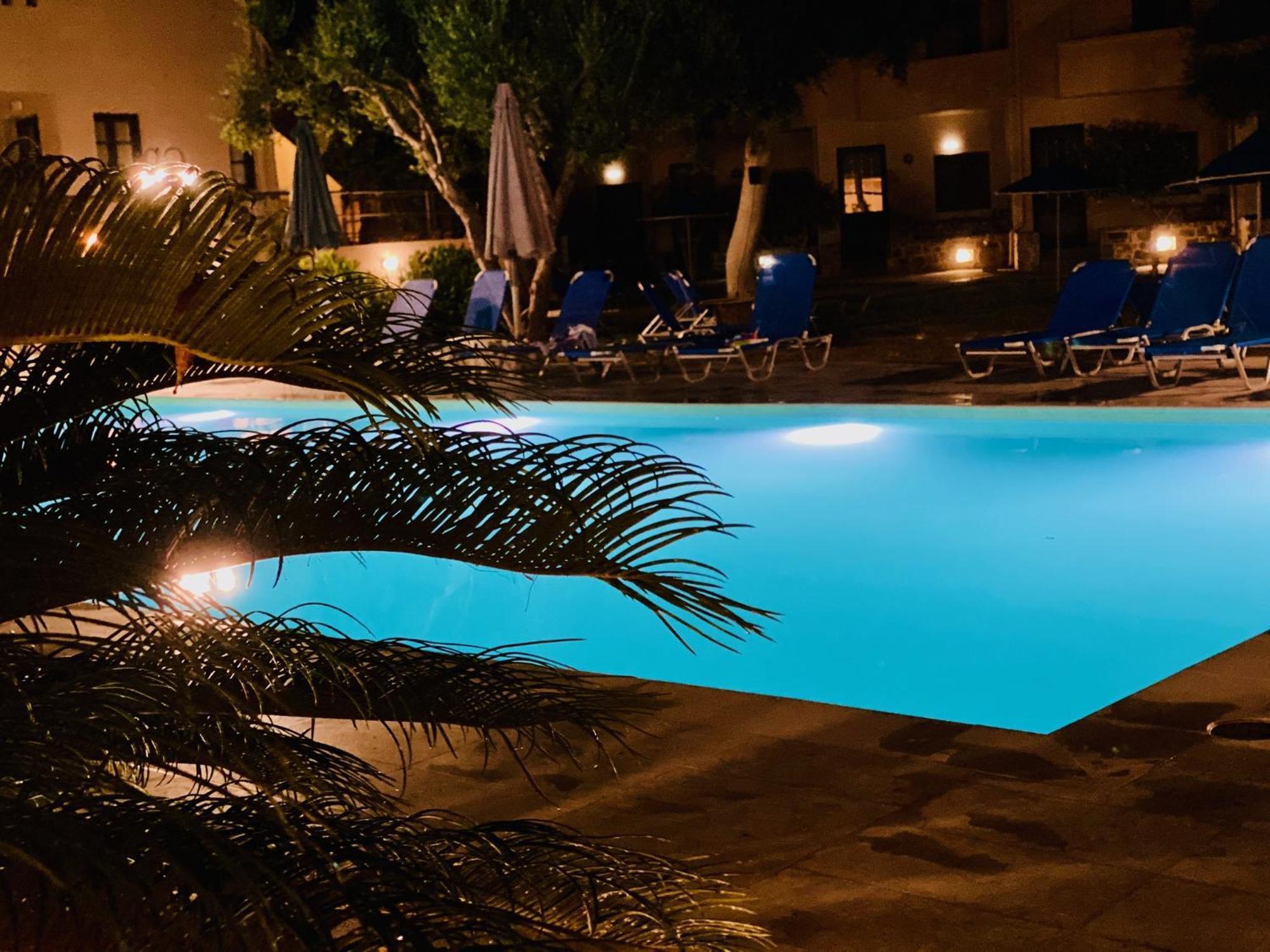 Goúrnes Creteco Hotel & Suites מראה חיצוני תמונה
