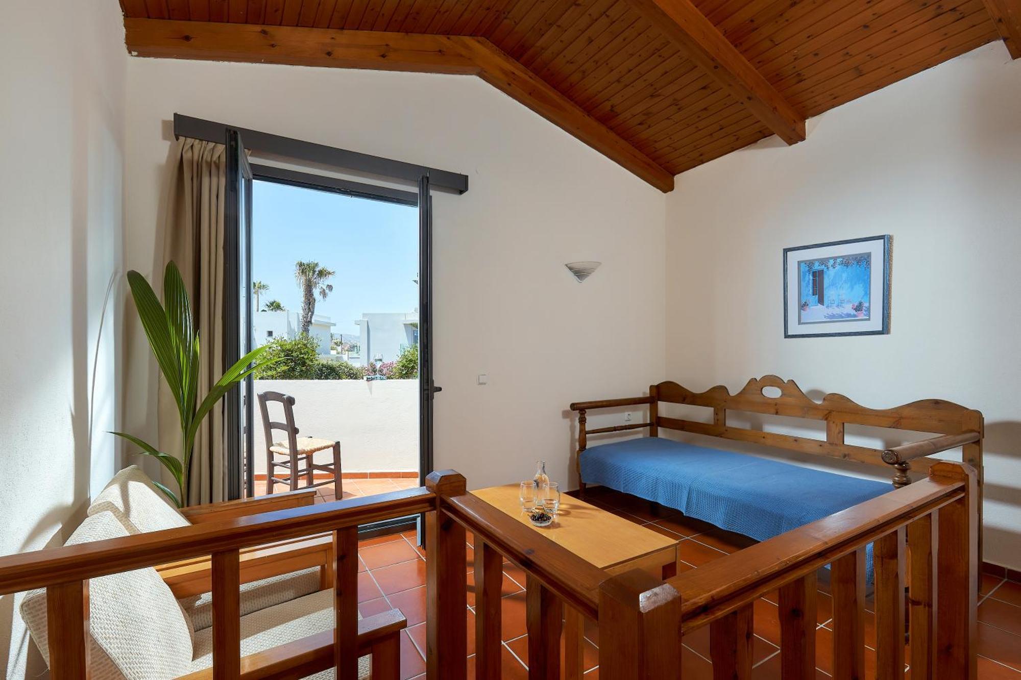 Goúrnes Creteco Hotel & Suites מראה חיצוני תמונה