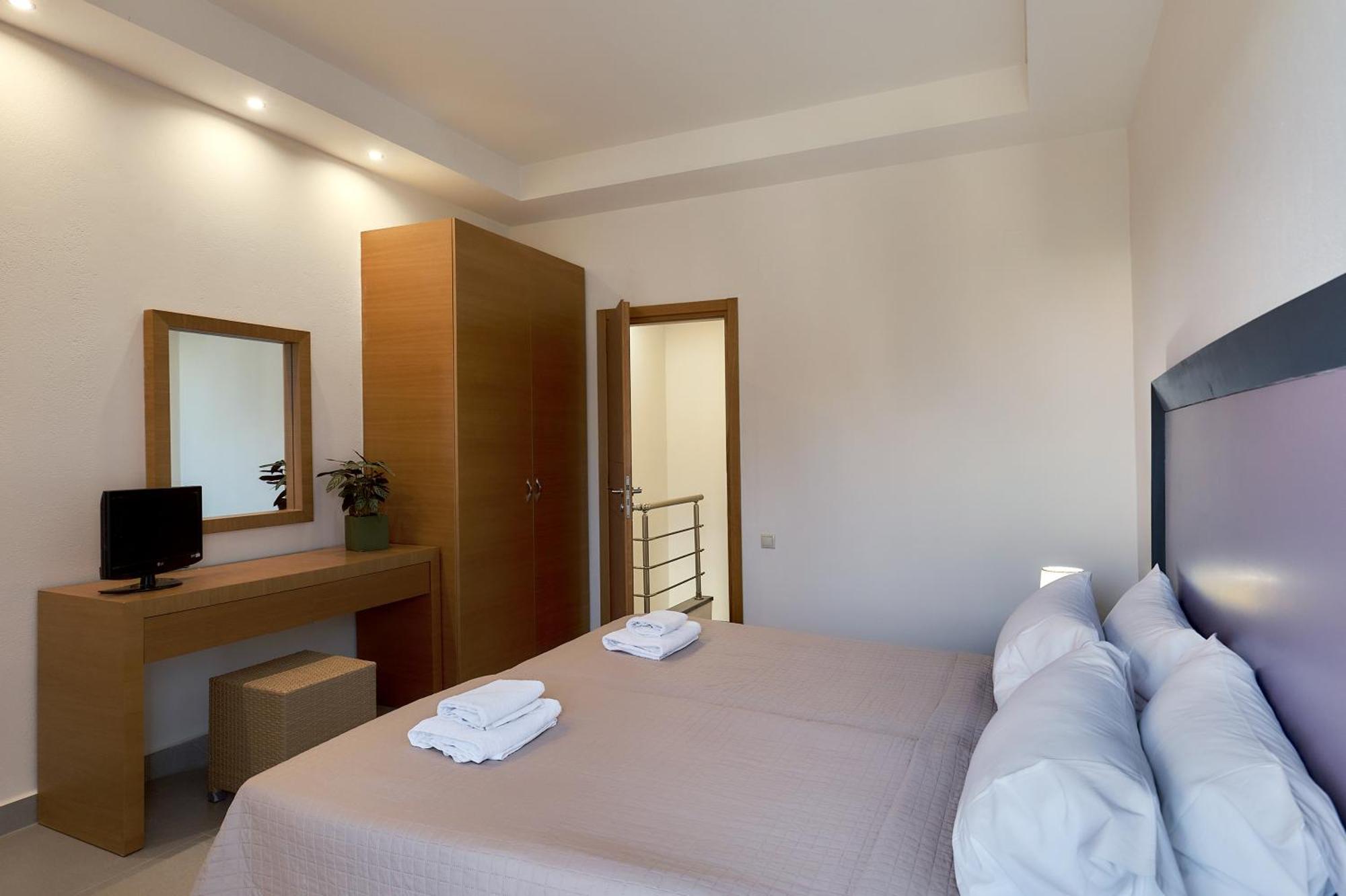 Goúrnes Creteco Hotel & Suites מראה חיצוני תמונה