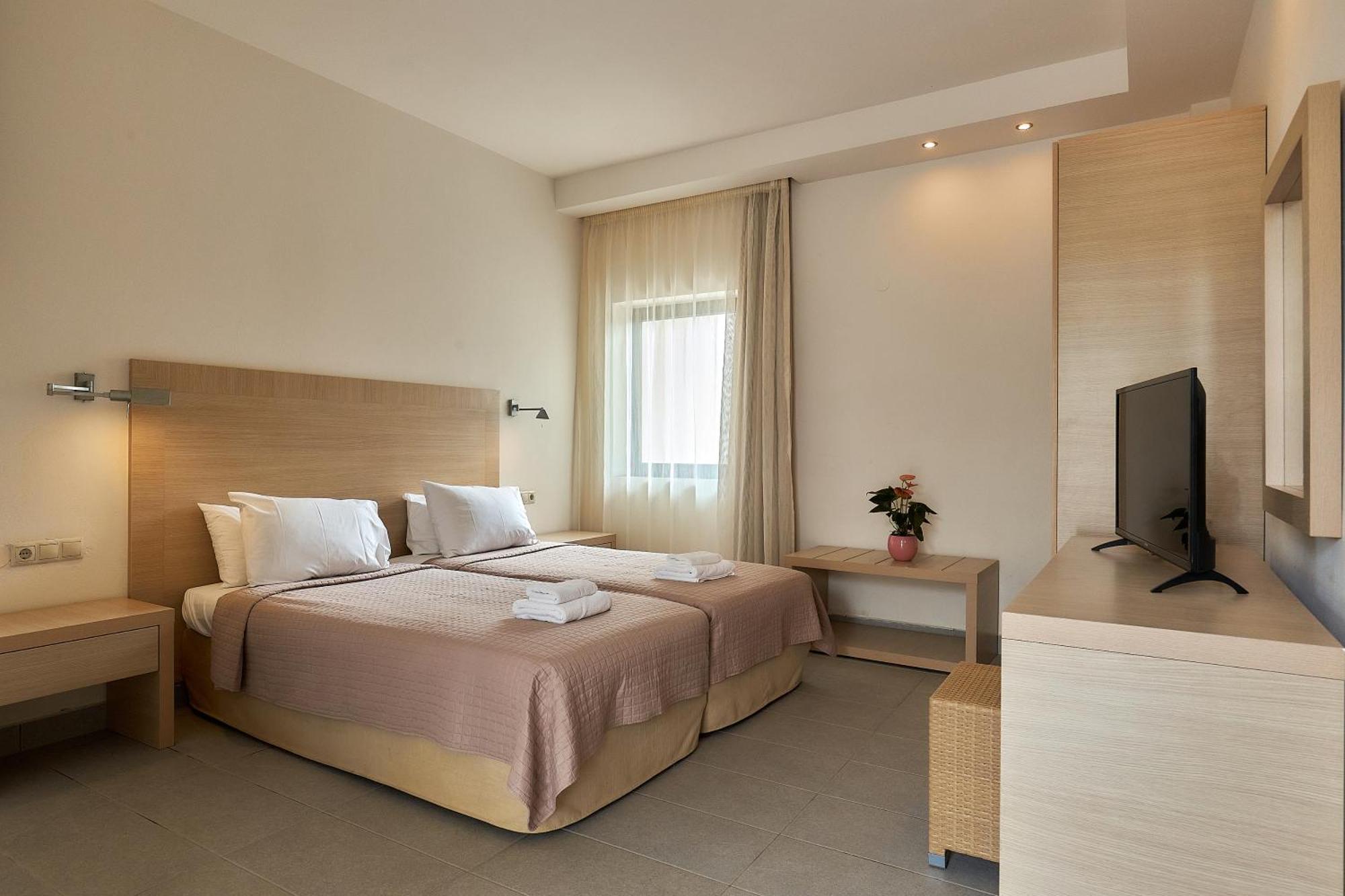 Goúrnes Creteco Hotel & Suites מראה חיצוני תמונה
