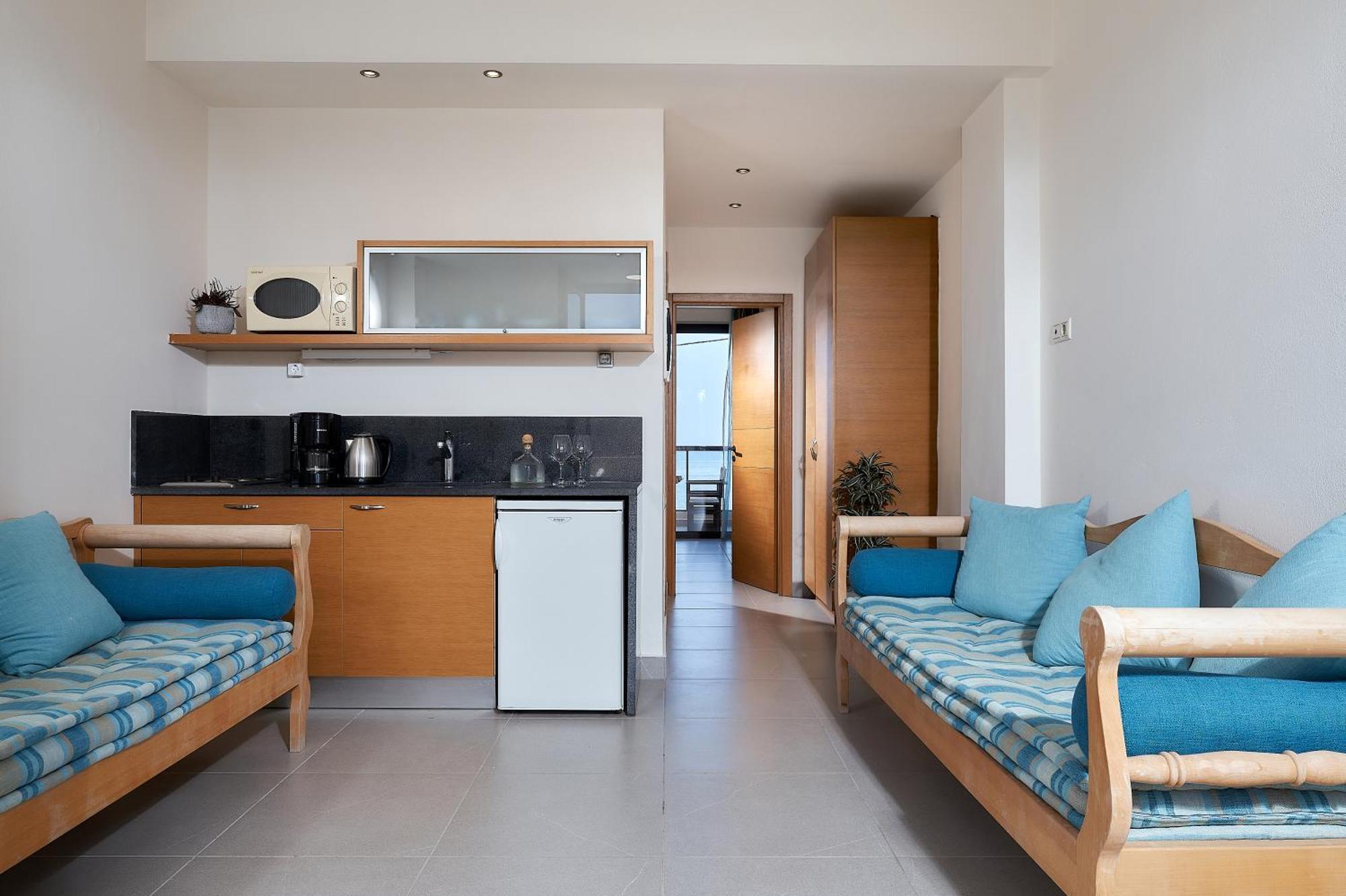 Goúrnes Creteco Hotel & Suites מראה חיצוני תמונה