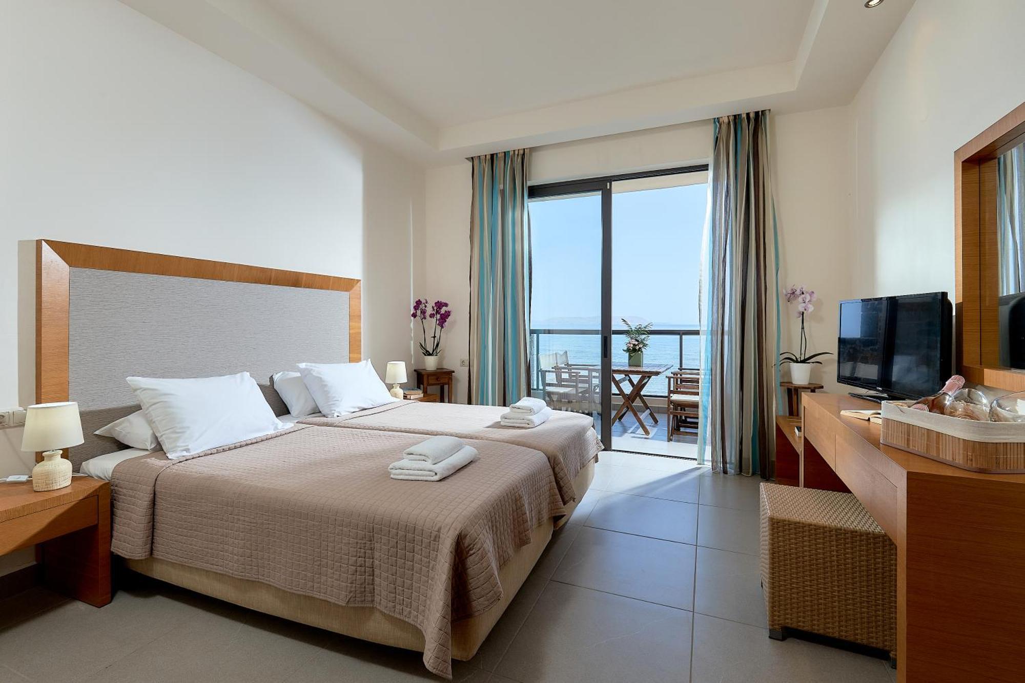 Goúrnes Creteco Hotel & Suites מראה חיצוני תמונה