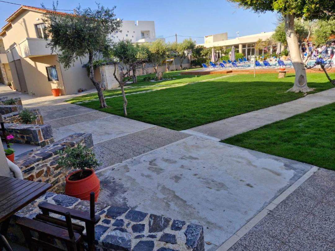 Goúrnes Creteco Hotel & Suites מראה חיצוני תמונה